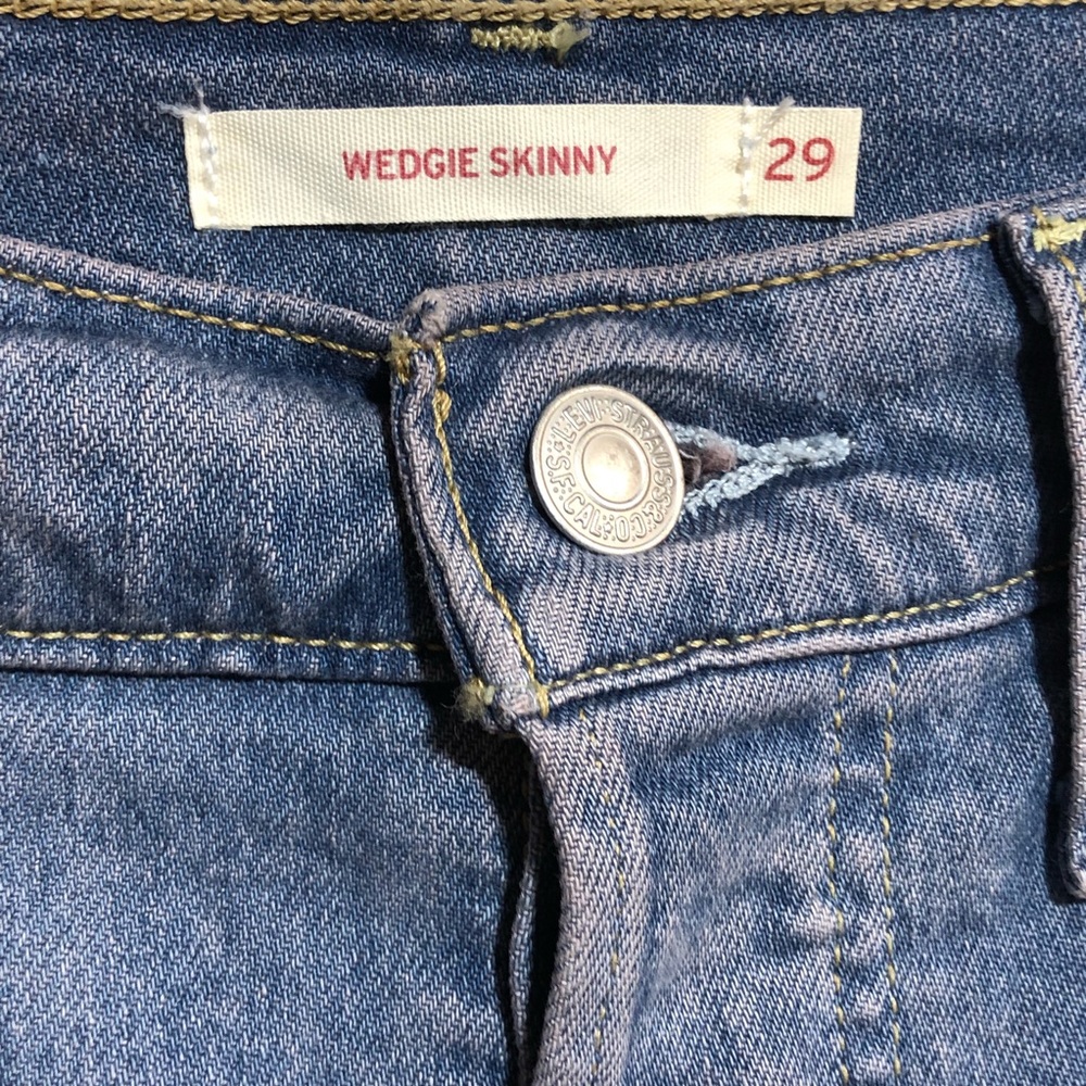 Levi’s Wedgie Skinny Button Fly Ankle Jean Frayed Hem - Picture 3 of 16